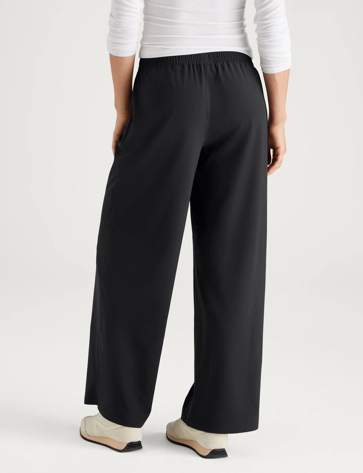 Women's Luxe Traveler Woven Pant
